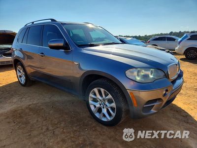 Czwarte zdjęcie samochodu z boku: 2013 BMW X5 XDRIVE35I VIN:5UXZV4C58D0G54369 - miniatura