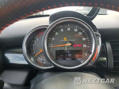 Zdjęcie 9 z 12 samochodu: 2020 MINI COOPER S VIN:WMWXU9C07L2L56292 - miniatura