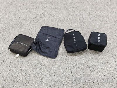 Zdjęcie 13 z 15 samochodu: 2018 TESLA MODEL X VIN:5YJXCBE20JF112991 - miniatura