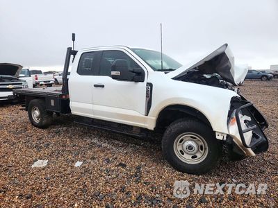 Czwarte zdjęcie samochodu z boku: 2025 FORD F250 SUPER DUTY VIN:1FT7X2BA3SED41460 - miniatura