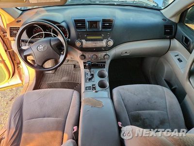 Zdjęcie 8 z 13 samochodu: 2008 TOYOTA HIGHLANDER BASE VIN:JTEES41A182036936 - miniatura