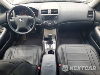 Zdjęcie 8 z 12 samochodu: 2005 HONDA ACCORD EX VIN:1HGCM56855A191574 - miniatura