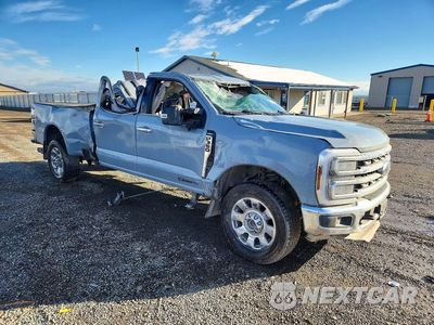 Czwarte zdjęcie samochodu z boku: 2025 FORD F350 SUPER DUTY VIN:1FT8W3BT7SEC91208 - miniatura