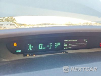 Zdjęcie 9 z 12 samochodu: 2011 TOYOTA PRIUS FOUR VIN:JTDKN3DU1B0320522 - miniatura