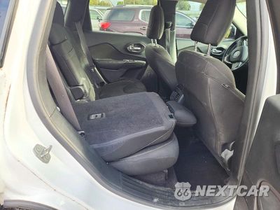 Zdjęcie 10 z 12 samochodu: 2016 JEEP CHEROKEE LATITUDE VIN:1C4PJMCB8GW197166 - miniatura