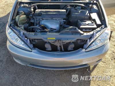 Zdjęcie 11 z 12 samochodu: 2005 TOYOTA CAMRY SE VIN:JTDBE32K553013813 - miniatura