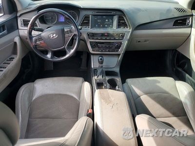 Zdjęcie 8 z 12 samochodu: 2017 HYUNDAI SONATA SPORT VIN:5NPE34AF7HH442375 - miniatura