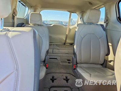Zdjęcie 10 z 14 samochodu: 2017 CHRYSLER PACIFICA TOURING L VIN:2C4RC1BG0HR552937 - miniatura