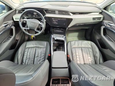 Zdjęcie 8 z 14 samochodu: 2022 AUDI E-TRON PREMIUM VIN:WA1AAAGE6NB019649 - miniatura