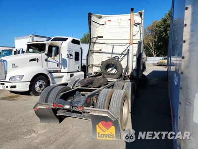 Trzecie zdjęcie samochodu z tyłu: 2019 VOLVO VNL SEMI TRUCK VIN:4V4NC9EH5KN897665 - miniatura