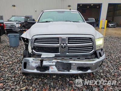 Piąte zdjęcie samochodu w środku: 2017 RAM 1500 SLT VIN:3C6RR7LT4HG564826 - miniatura