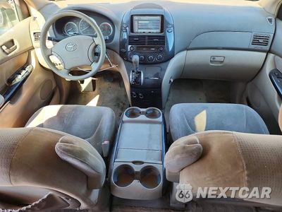 Zdjęcie 8 z 13 samochodu: 2004 TOYOTA SIENNA LE 7 PASSENGER VIN:5TDZA23C84S152598 - miniatura
