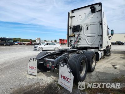 Trzecie zdjęcie samochodu z tyłu: 2021 FREIGHTLINER CASCADIA 126 VIN:1FUJHHDV0MLMT1677 - miniatura