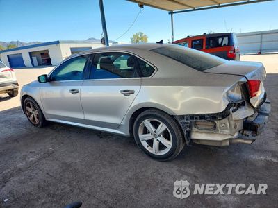 Drugie zdjęcie samochodu z przodu: 2014 VOLKSWAGEN PASSAT S VIN:1VWAT7A32EC043044 - miniatura