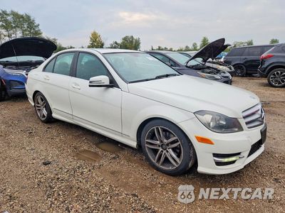 Czwarte zdjęcie samochodu z boku: 2012 MERCEDES-BENZ C 300 4MATIC VIN:WDDGF8BBXCF873286 - miniatura