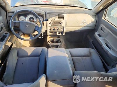 Zdjęcie 8 z 12 samochodu: 2005 DODGE DAKOTA QUAD SLT VIN:1D3HW48N25S149764 - miniatura