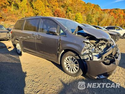 Czwarte zdjęcie samochodu z boku: 2017 TOYOTA SIENNA XLE PREMIUM 8-PASSENGER VIN:5TDYZ3DC7HS767223 - miniatura