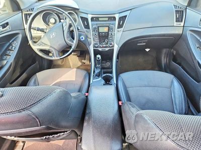 Zdjęcie 8 z 12 samochodu: 2011 HYUNDAI SONATA SE VIN:5NPEC4AC0BH092245 - miniatura