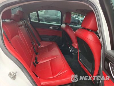 Zdjęcie 10 z 12 samochodu: 2017 ALFA ROMEO GIULIA VIN:ZARFAEBN8H7555123 - miniatura