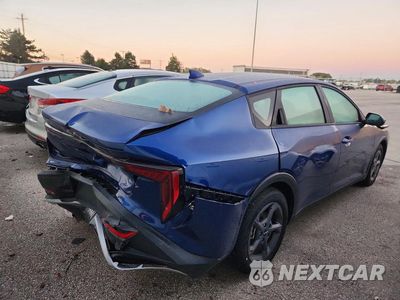Trzecie zdjęcie samochodu z tyłu: 2026 KIA K4 LXS VIN:3KPFT4DE7TE373949 - miniatura