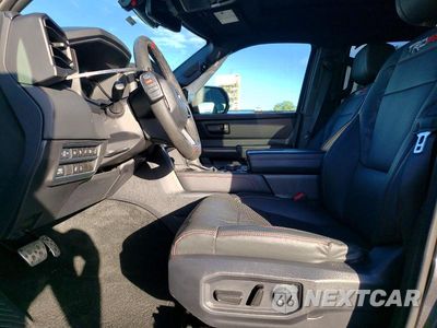 Zdjęcie 7 z 12 samochodu: 2024 TOYOTA TUNDRA TRD PRO HV VIN:5TFPC5DB9RX084709 - miniatura