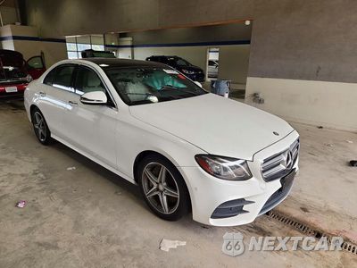Czwarte zdjęcie samochodu z boku: 2017 MERCEDES-BENZ E 300 4MATIC VIN:WDDZF4KB4HA065635 - miniatura