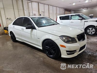 Czwarte zdjęcie samochodu z boku: 2012 MERCEDES-BENZ C 250 VIN:WDDGF4HBXCR193306 - miniatura