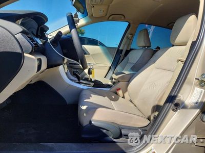 Zdjęcie 7 z 13 samochodu: 2017 HONDA ACCORD LX VIN:1HGCR2F36HA218421 - miniatura