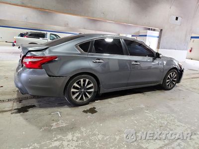 Trzecie zdjęcie samochodu z tyłu: 2017 NISSAN ALTIMA 2.5 SL VIN:1N4AL3APXHC281510 - miniatura