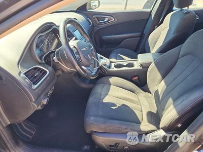 Zdjęcie 7 z 12 samochodu: 2015 CHRYSLER 200 LIMITED VIN:1C3CCCAB5FN649931 - miniatura