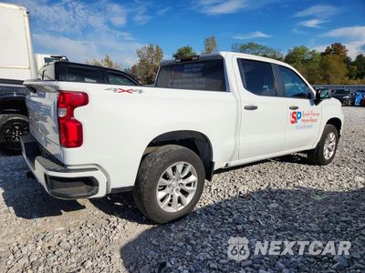 Trzecie zdjęcie samochodu z tyłu: 2020 CHEVROLET SILVERADO K1500 CUSTOM VIN:1GCUYBEF6LZ236865 - miniatura
