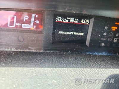 Zdjęcie 9 z 12 samochodu: 2015 TOYOTA PRIUS C TWO VIN:JTDKDTB37F1586396 - miniatura