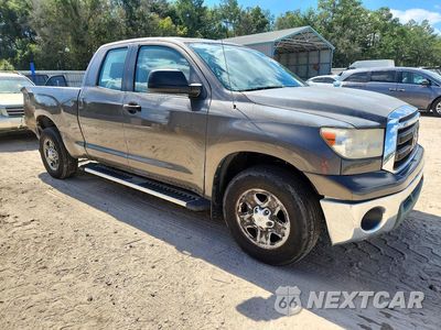 Czwarte zdjęcie samochodu z boku: 2010 TOYOTA TUNDRA DOUBLE CAB SR5 VIN:5TFRY5F15AX091997 - miniatura