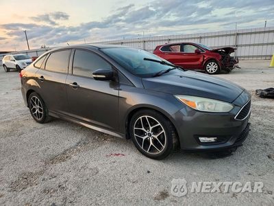 Czwarte zdjęcie samochodu z boku: 2015 FORD FOCUS SE VIN:1FADP3F22FL277768 - miniatura