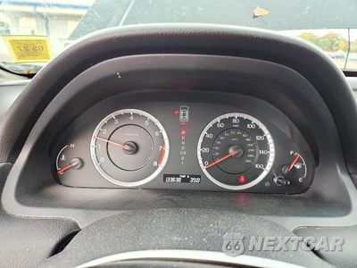 Zdjęcie 9 z 13 samochodu: 2011 HONDA ACCORD SE VIN:1HGCP2F64BA093460 - miniatura
