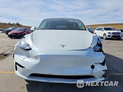 Piąte zdjęcie samochodu w środku: 2025 TESLA MODEL Y VIN:7SAYGDEE4SF290969 - miniatura