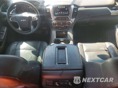 Zdjęcie 8 z 13 samochodu: 2018 CHEVROLET SUBURBAN K1500 LT VIN:1GNSKHKC1JR105711 - miniatura