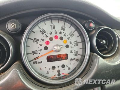 Zdjęcie 9 z 12 samochodu: 2006 MINI COOPER VIN:WMWRC335X6TK72194 - miniatura