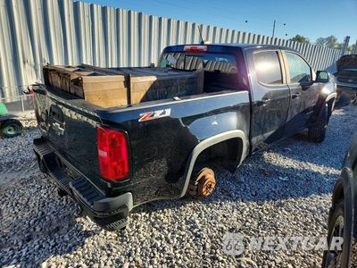 Trzecie zdjęcie samochodu z tyłu: 2017 CHEVROLET COLORADO Z71 VIN:1GCPTDE11H1263120 - miniatura
