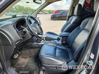 Zdjęcie 7 z 13 samochodu: 2019 MITSUBISHI OUTLANDER SE VIN:JA4AD3A32KZ028491 - miniatura