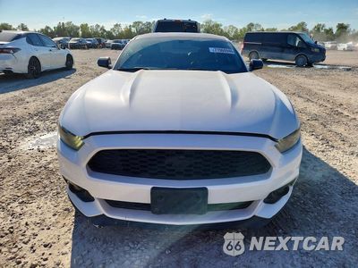 Piąte zdjęcie samochodu w środku: 2017 FORD MUSTANG VIN:1FA6P8TH1H5210021 - miniatura