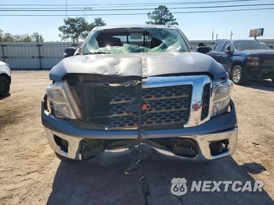 Piąte zdjęcie samochodu w środku: 2017 NISSAN TITAN S VIN:1N6AA1CJ4HN575337 - miniatura