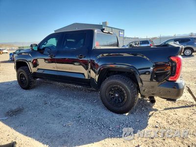 Drugie zdjęcie samochodu z przodu: 2024 TOYOTA TUNDRA PLATINUM HV VIN:5TFNC5DB8RX062191 - miniatura