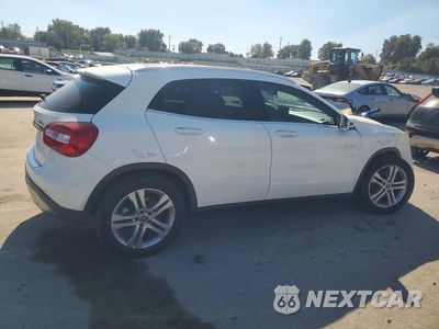 Trzecie zdjęcie samochodu z tyłu: 2019 MERCEDES-BENZ GLA 250 4MATIC VIN:WDCTG4GB7KU000817 - miniatura