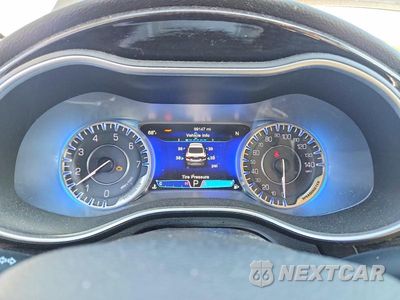 Zdjęcie 9 z 12 samochodu: 2015 CHRYSLER 200 C VIN:1C3CCCCG5FN581848 - miniatura
