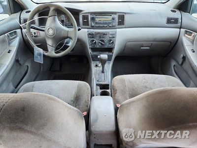Zdjęcie 8 z 13 samochodu: 2005 TOYOTA COROLLA CE VIN:1NXBR32E25Z418371 - miniatura