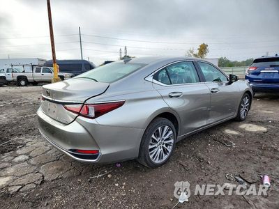 Trzecie zdjęcie samochodu z tyłu: 2021 LEXUS ES 250 BASE VIN:58AD11D14MU007561 - miniatura