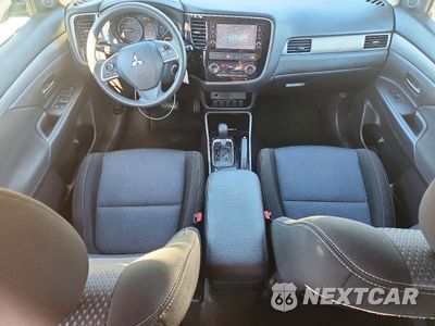 Zdjęcie 8 z 13 samochodu: 2018 MITSUBISHI OUTLANDER SE VIN:JA4AZ3A33JJ005140 - miniatura