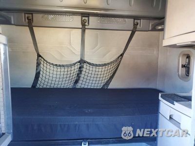 Zdjęcie 10 z 14 samochodu: 2018 FREIGHTLINER CASCADIA 125 SEMI TRUCK VIN:3AKJGLDR0JSJN1508 - miniatura