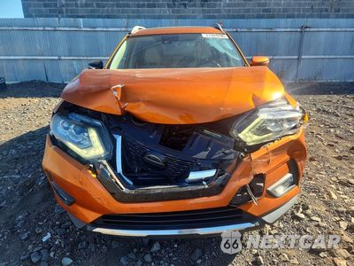 Piąte zdjęcie samochodu w środku: 2018 NISSAN ROGUE SL VIN:5N1AT2MT9JC820746 - miniatura